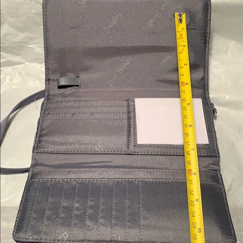 NWT Vera Bradley quilted crossbody/wristlet wallet - Picture 5 of 16